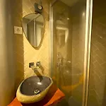 Colmeia Apartment *